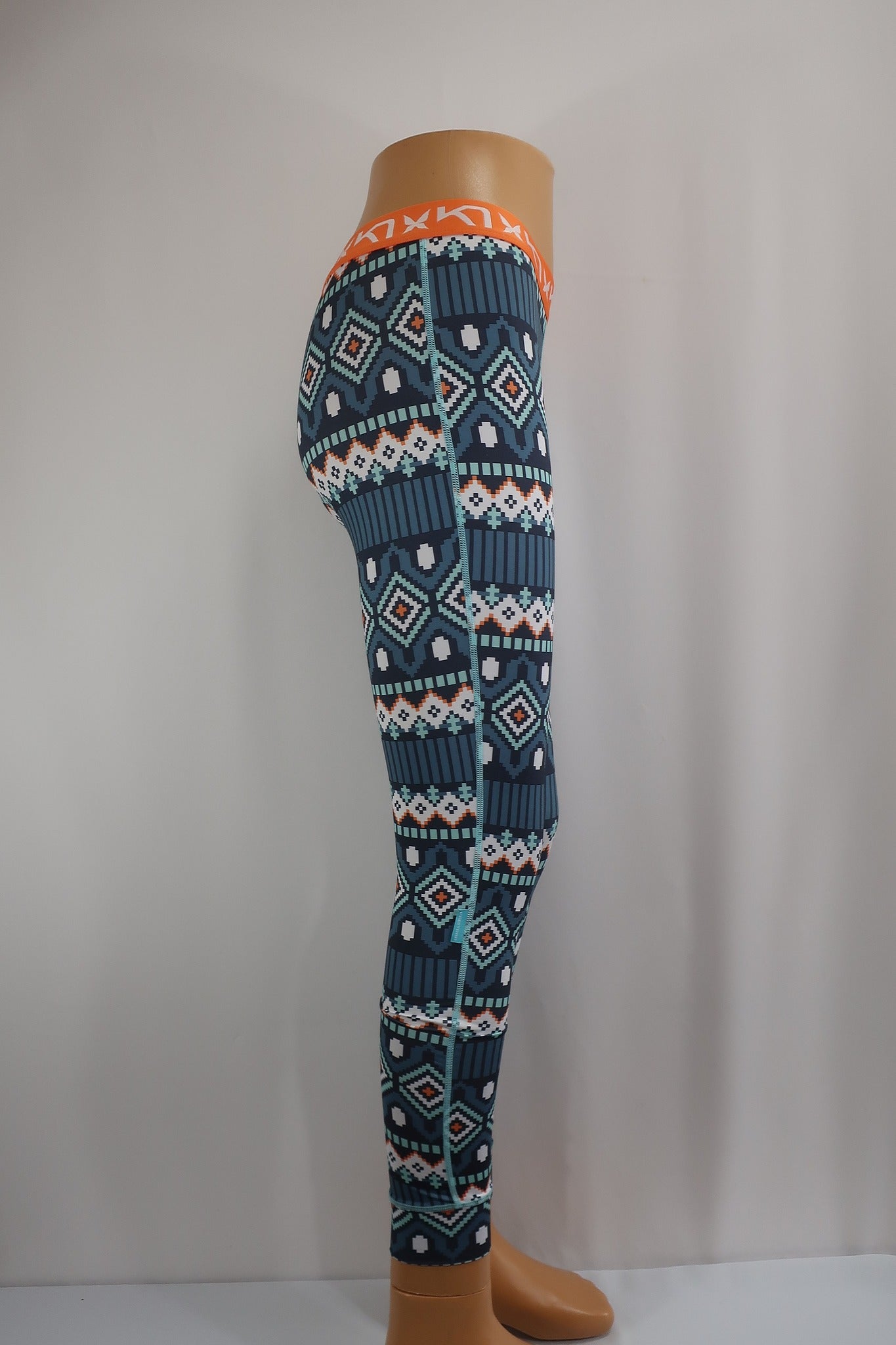 KARITRAA naujas moteriškas termo rūbų komplektas - marškinėliai ir tamprės S dydis