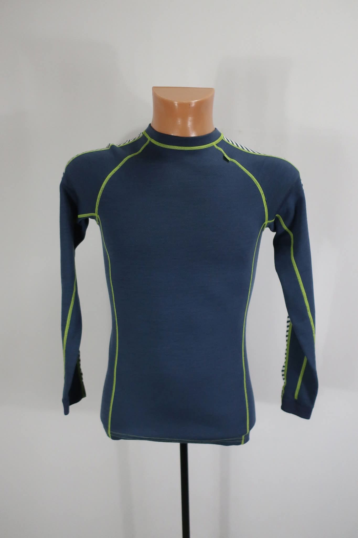 HELLY HANSEN vyriški marškinėliai su merino vilna S dydis