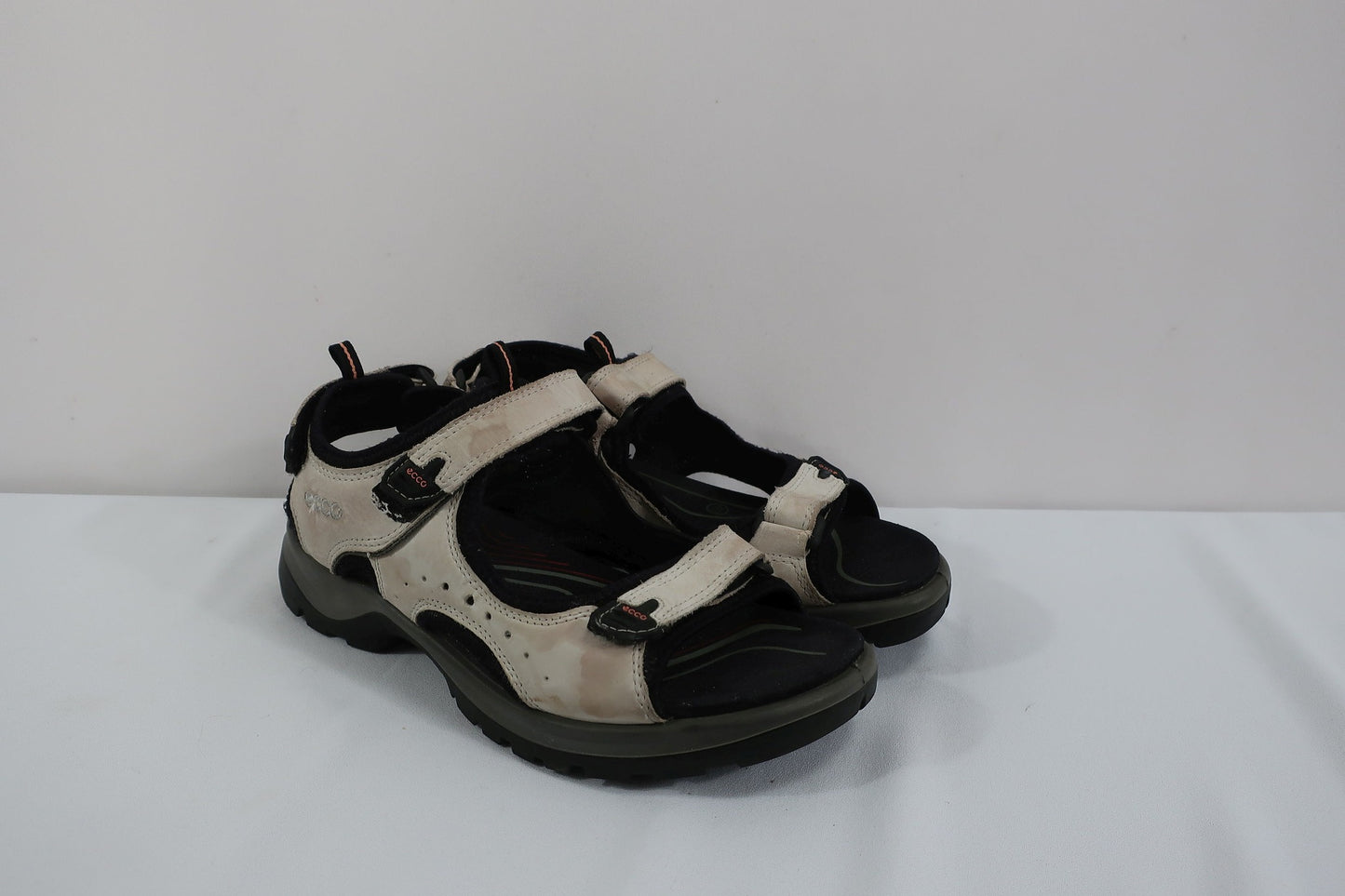 ECCO sandalai/basutės 40 dydis