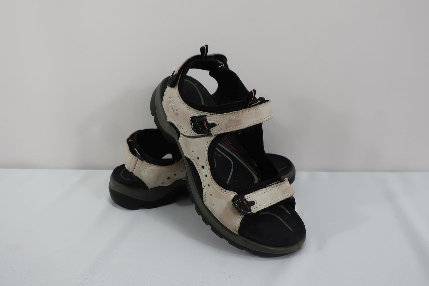 ECCO sandalai/basutės 40 dydis