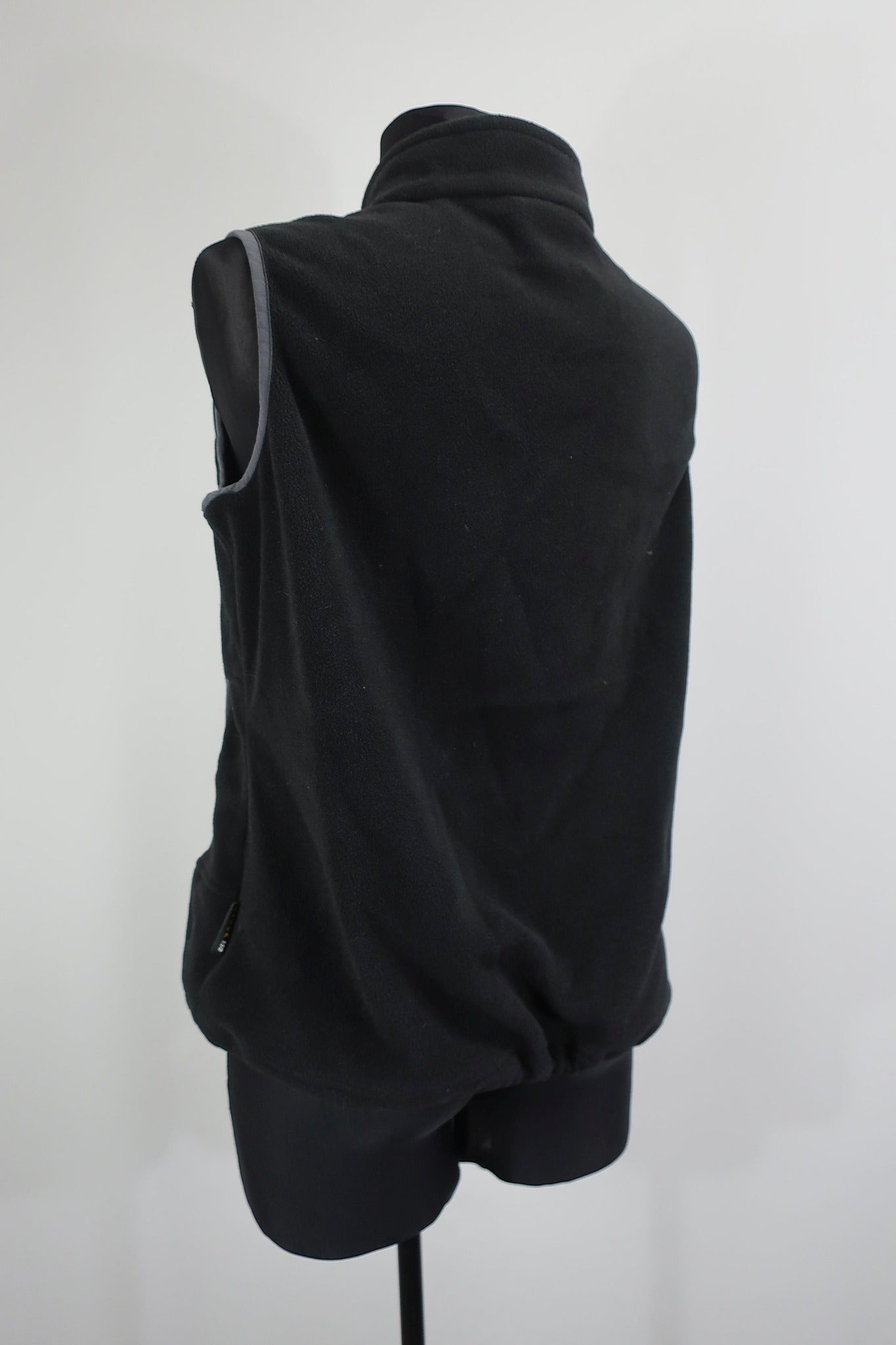 JACK WOLFSKIN moteriška flisinė liemenė L/XL dydis