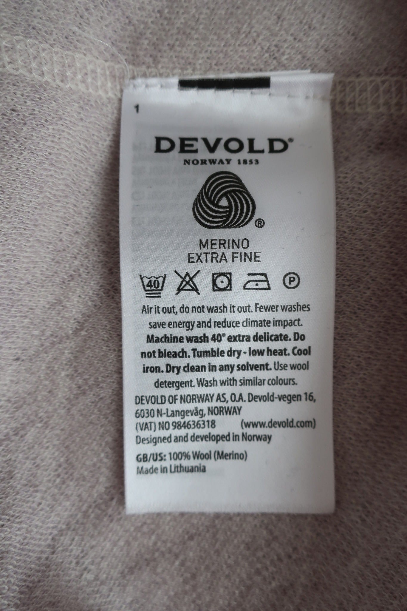 DEVOLD nauji moteriški marškinėliai/šiltukas su merino vilna M dydis
