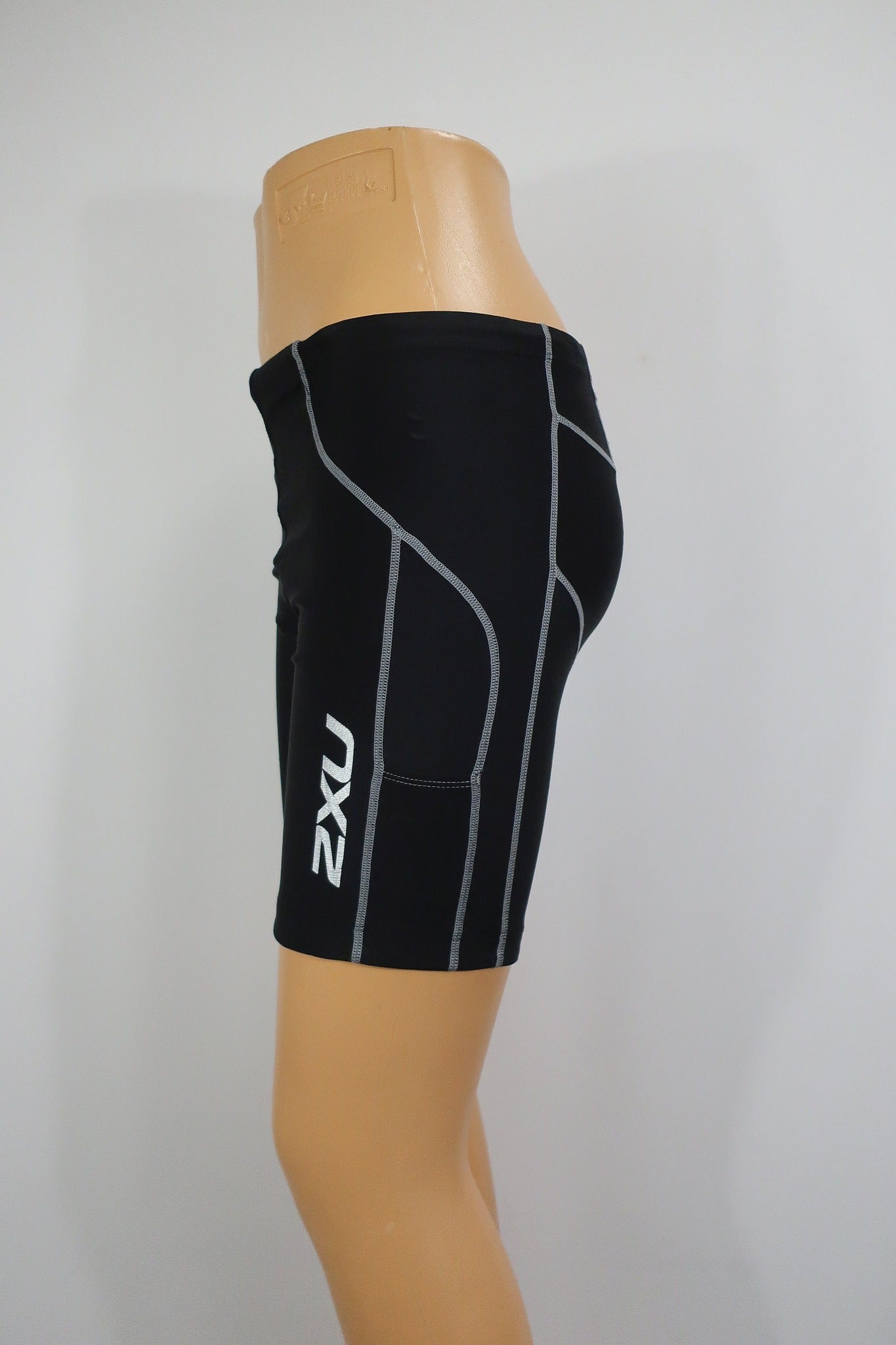 2XU kompresiniai sportiniai šortai S dydis