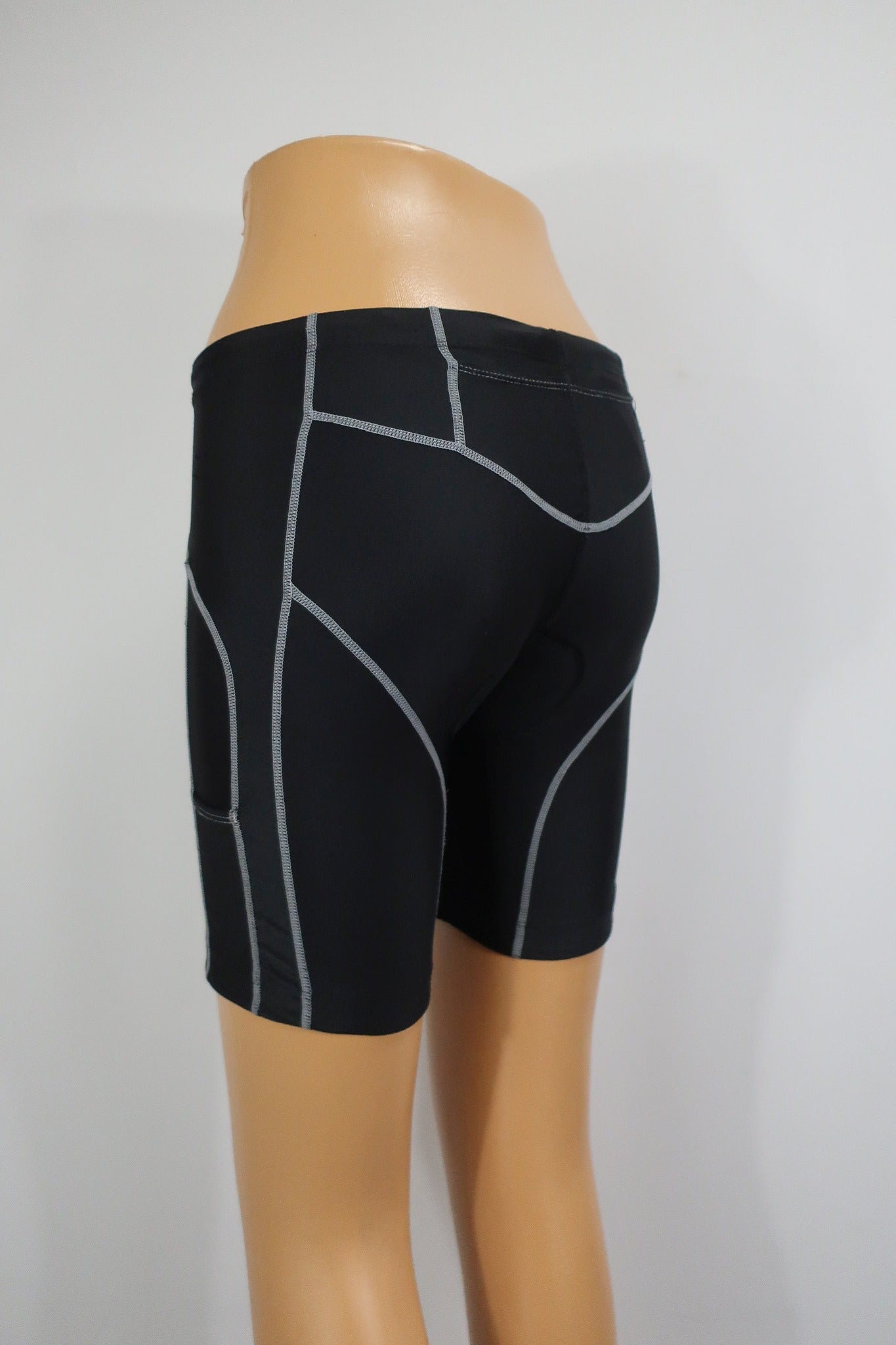 2XU kompresiniai sportiniai šortai S dydis