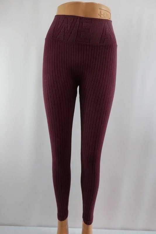 WE ARE FIT moteriškas sportinis komplektas - topas ir tamprės M dydis