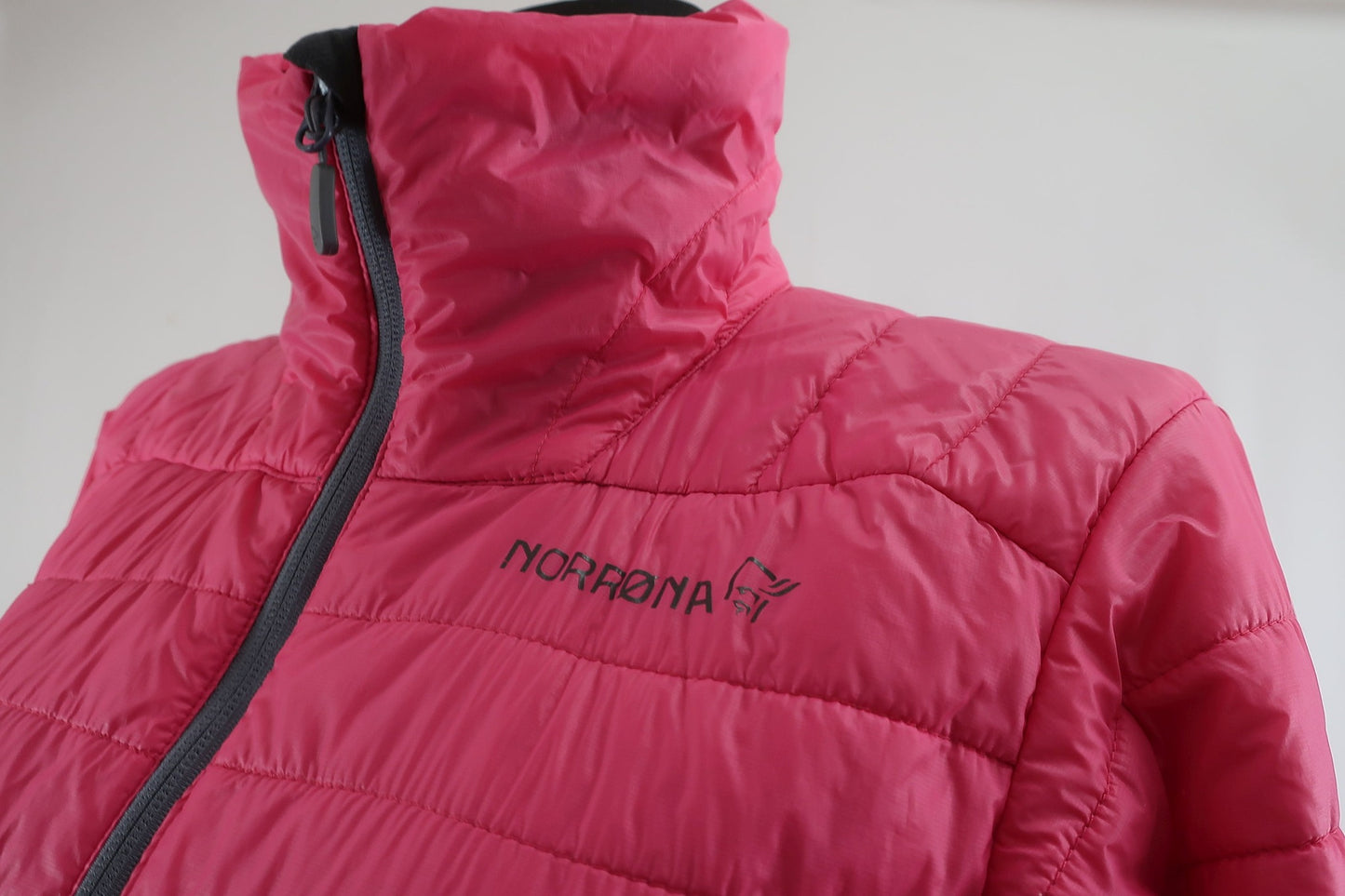 NORRONA moteriška lengva striukė su Primaloft M dydis