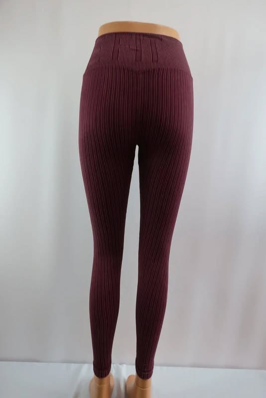 WE ARE FIT moteriškas sportinis komplektas - topas ir tamprės M dydis