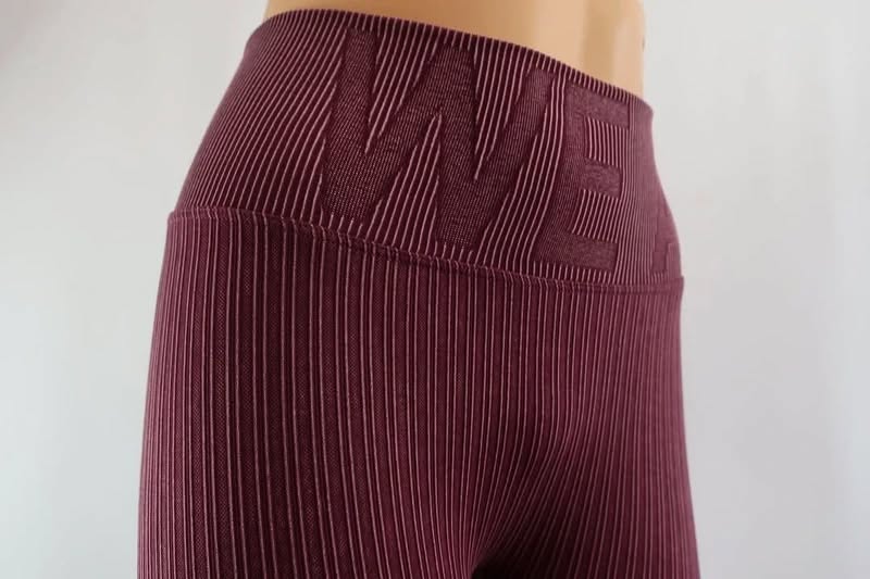 WE ARE FIT moteriškas sportinis komplektas - topas ir tamprės M dydis