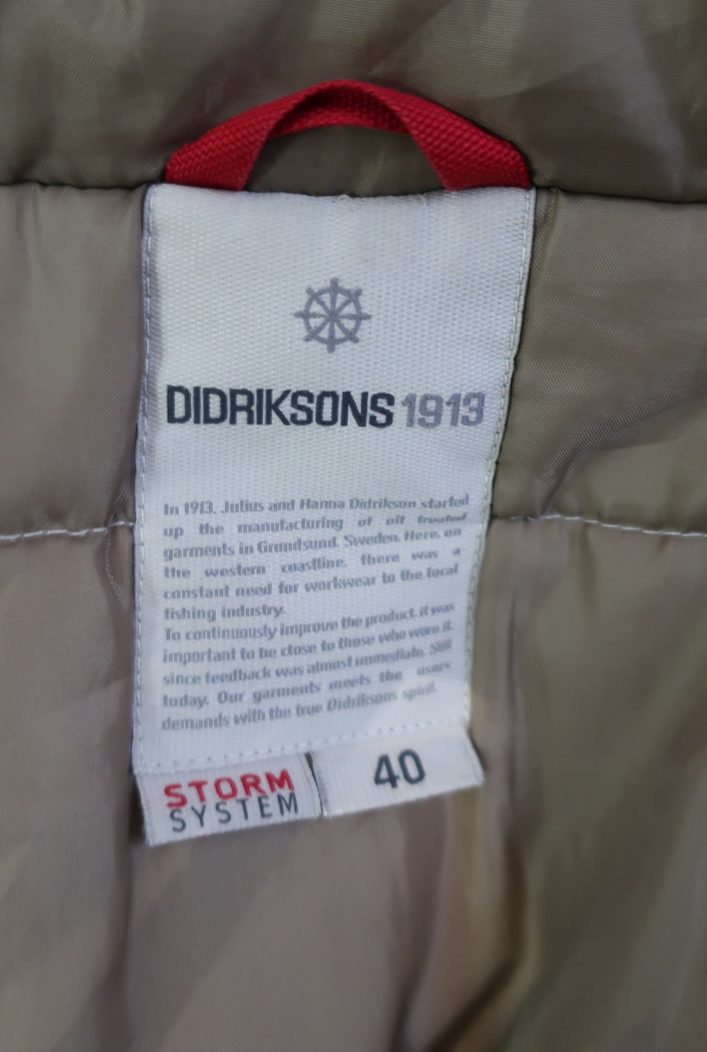 DIDRIKSONS moteriškas šiltas puspaltis /parka 40 dydis