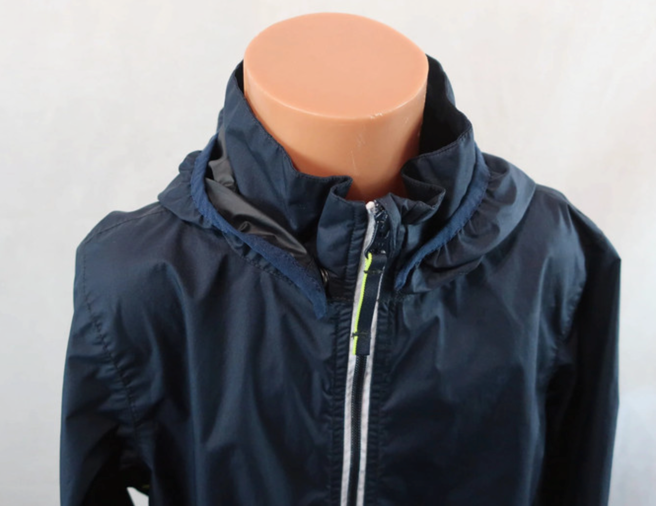 Helly Hansen vaikiška lengva striukė 140 ūgiui