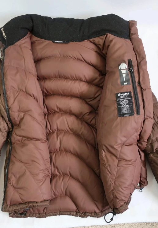 Bergans moteriška pūkinė striukė S dydis