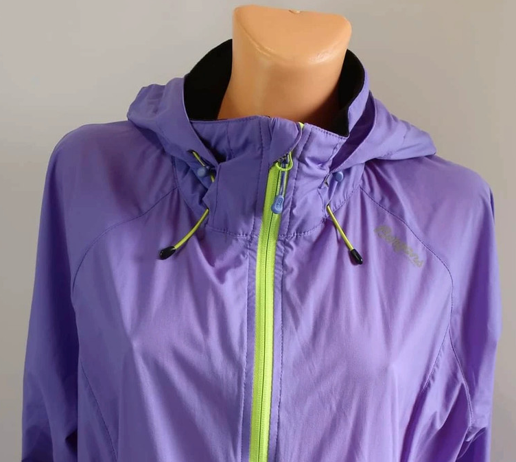 Bergans moteriška lengva striukė/vėjinukė XL dydis