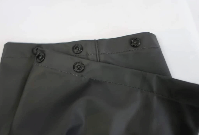 Helly Hansen vaikiškos lietaus neperšlampančios, laisvalaikio kelnės 140 ūgiui