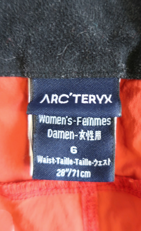 Arc'teryx moteriški bridžai/ilgesni šortai S dydis