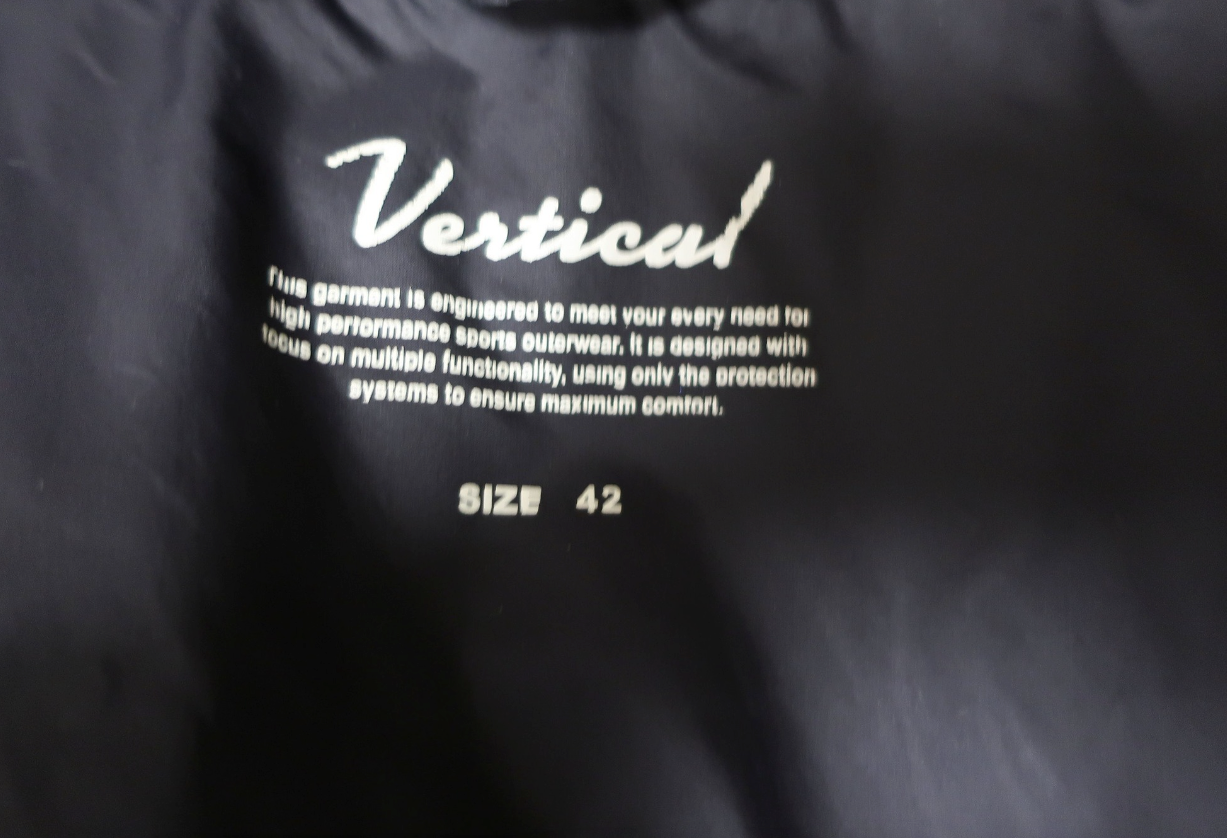 VERTICAL moteriškas pūkinis puspaltis 40/42 dydis