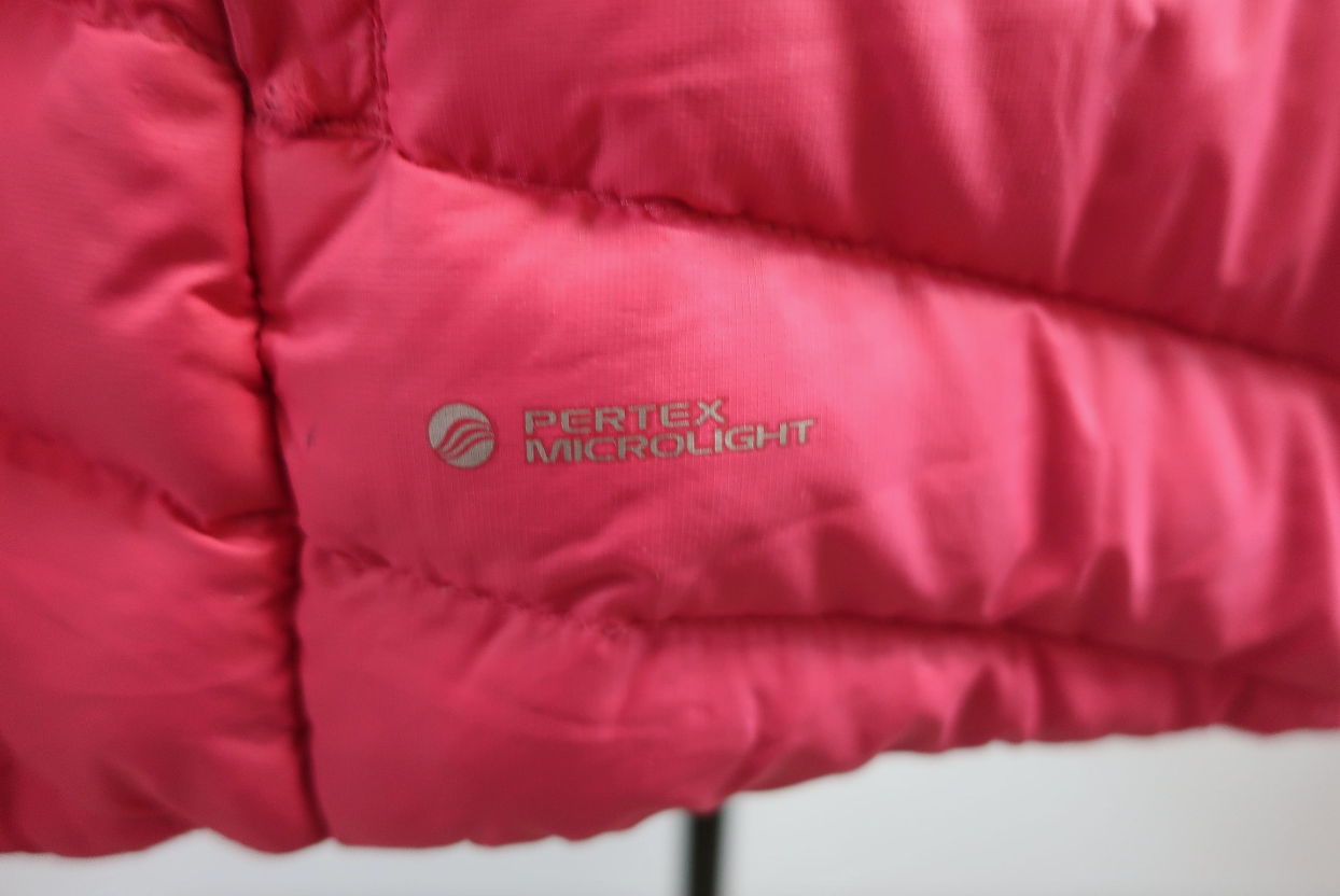HELLY HANSEN moteriška lengva pūkinė striukė M dydis