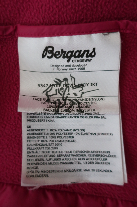 BERGANS moteriška lengva pūkinė striukė M dydis
