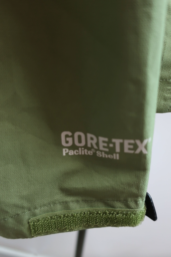 SALOMON moteriška membraninė striukė su Gore-Tex Paclite S/M dydis